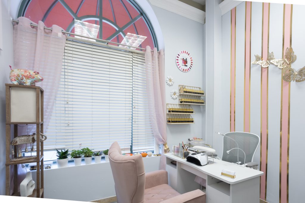 Effective salon branding strategies for stronger beauty business marketing with salon social media and client attraction techniques. Salon d' Elegance is the best salon suite rentals for beauty professionals in Richardson, Texas. Salon suites near me, salon suite rentals near me. 