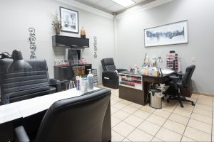 The ultimate guide to salon suite rental for beauty business startup, salon lease options, and professional beauty space. Salon d' Elegance is the best salon suite provider in Richardson, Texas offering great and affordable studios to many beauty professionals. Salon suite rentals near me, salon suites near me